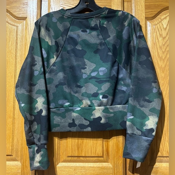 Nike Dri Fit Center Swoosh Women's Cropped Camouflage Camo Sweatshirt XS - Picture 4 of 5